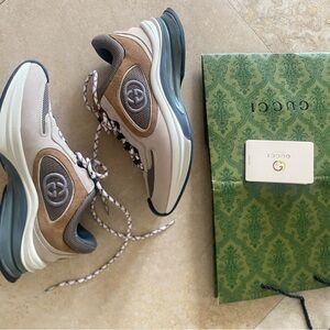 Gucci Leather Run Sneakers